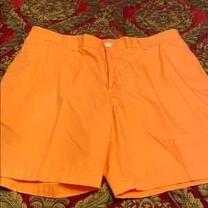 Size 36 Vinevard Vines Breaker Shorts